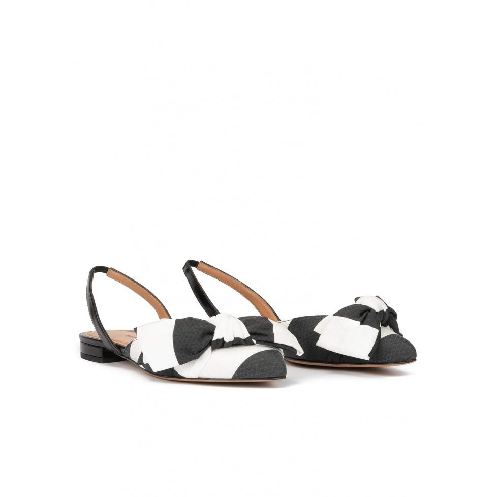 pura lópez Zapatos planos de tejido en blanco y negro con punta fina Ofertas especiales