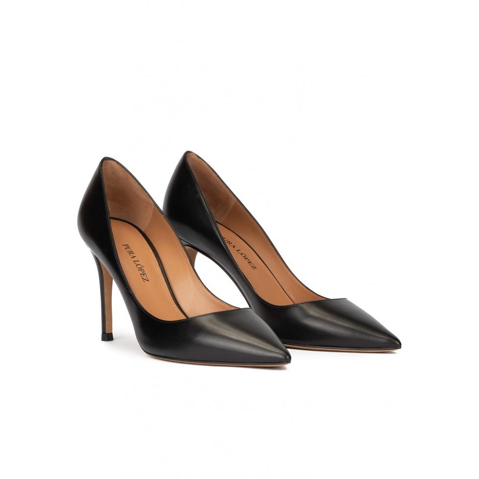 pura lópez Zapatos negros de piel con tacón alto y punta fina Venta caliente