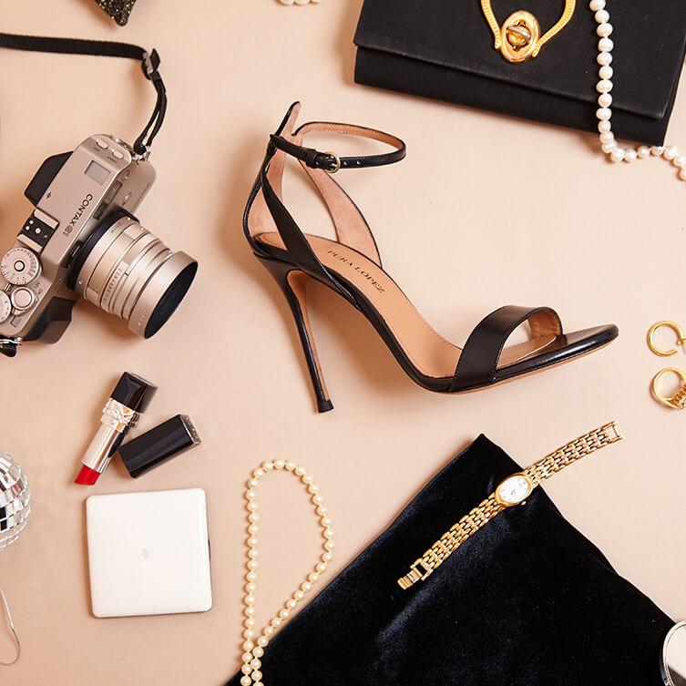 pura lópez Sandalias negras de piel con tacón alto fino y pulsera en el tobillo Gran oferta