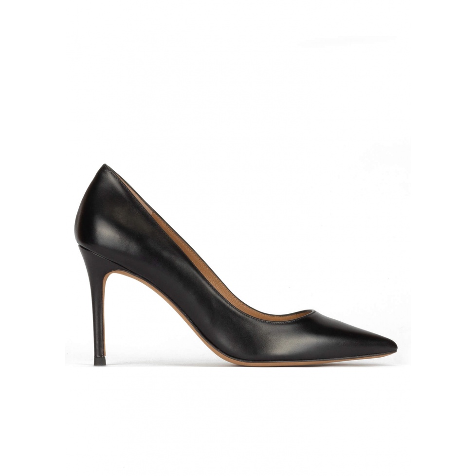 pura lópez Zapatos negros de piel con tacón alto y punta fina En oferta