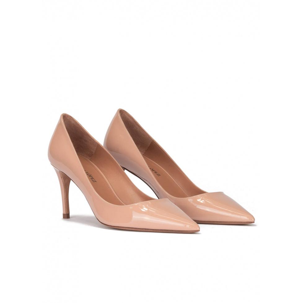 pura lópez Zapatos de tacón medio con punta fina en charol nude Grandes ahorros