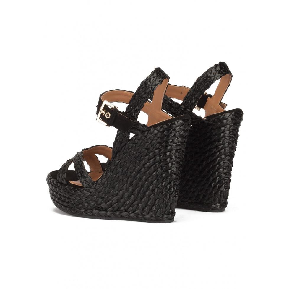 pura lópez Sandalias de cuña alta en rafia color negro con hebilla lateral Liquidación