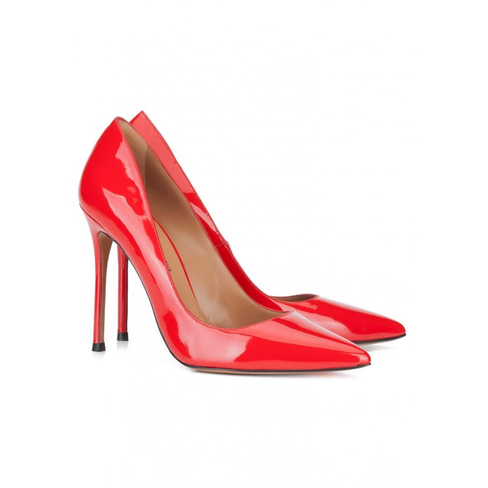 pura lópez Zapatos de salón con tacón alto en charol rojo Últimos 3 días