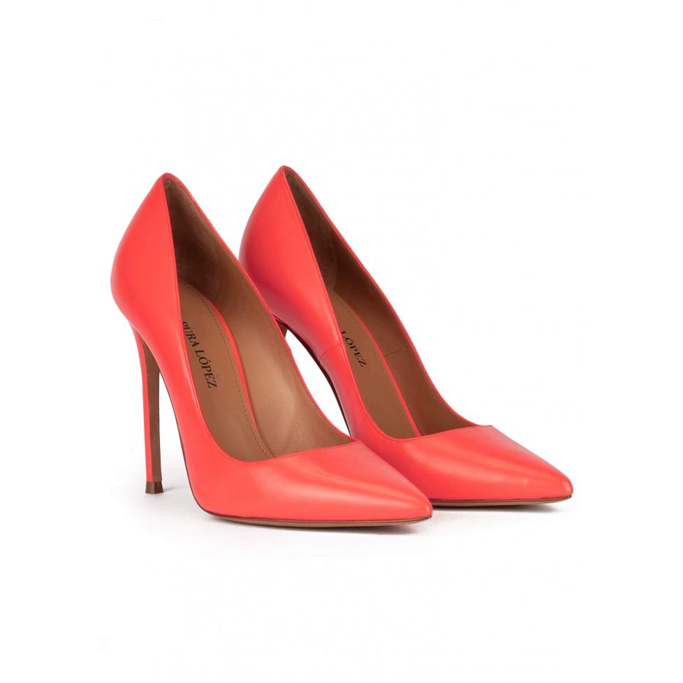 pura lópez Zapatos de salón con punta afilada y tacón stiletto en piel coral Oferta exclusiva