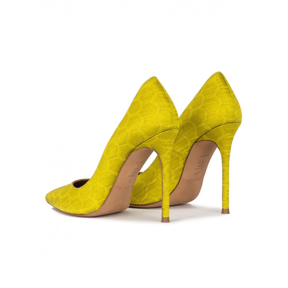 pura lópez Zapatos de punta fina y tacón stiletto en tejido verde pistacho Última moda
