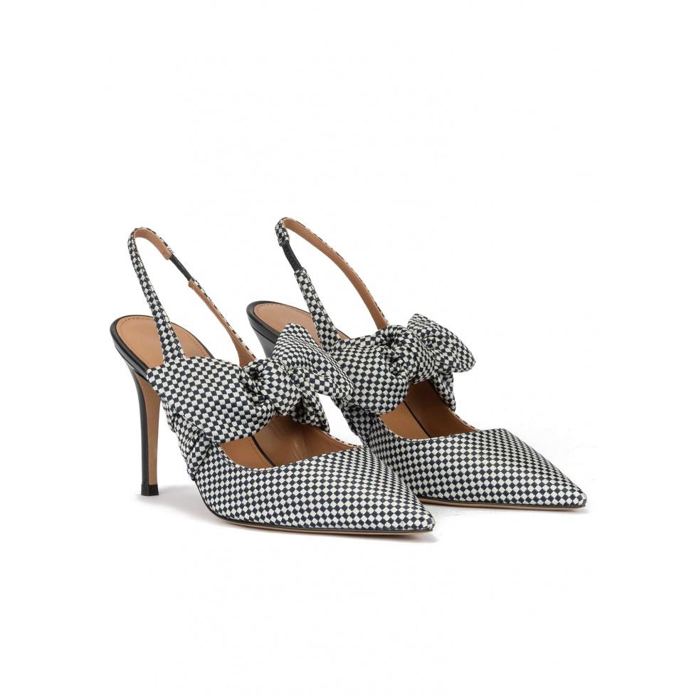 pura lópez Zapatos destalonados de tacón alto en tejido a cuadros azul y blanco Ofertas especiales