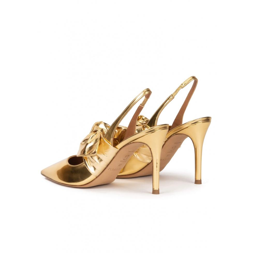 pura lópez Zapatos altos destalonados en piel dorada con detalle de lazo Outlet online
