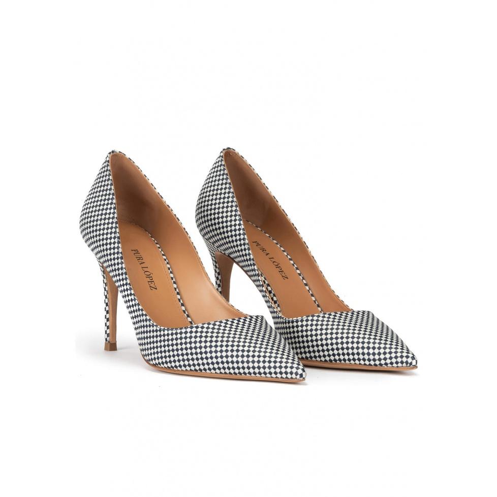 pura lópez Zapatos de salón con estampado a cuadros y tacón alto Venta caliente