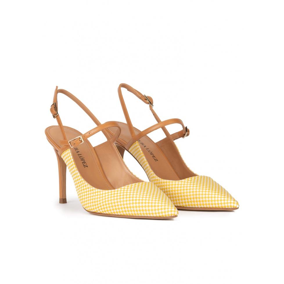 pura lópez Zapatos de punta fina y tacón alto a cuadros amarillos y blancos Gran oferta