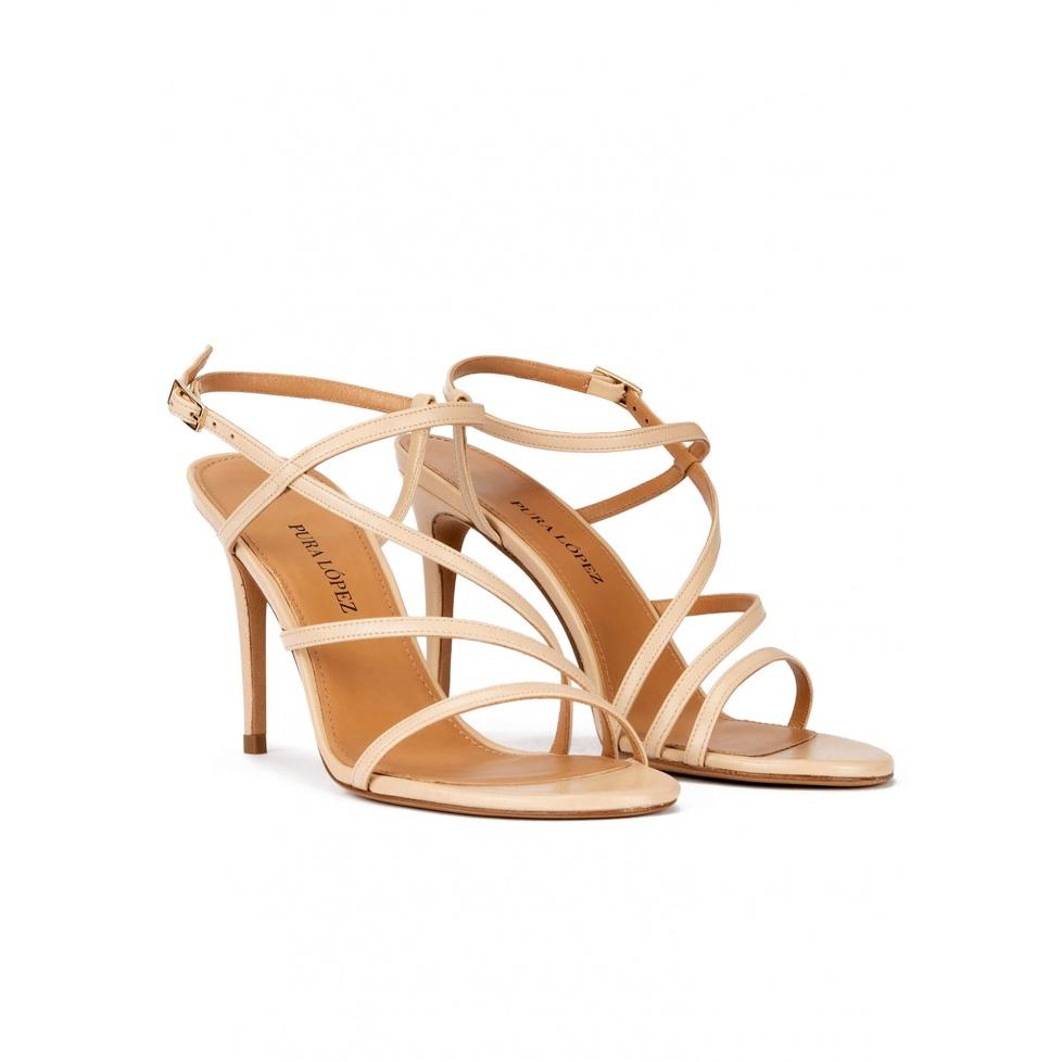 pura lópez Sandalias de tacón alto con diseño de tiras en piel beige Superdescuento