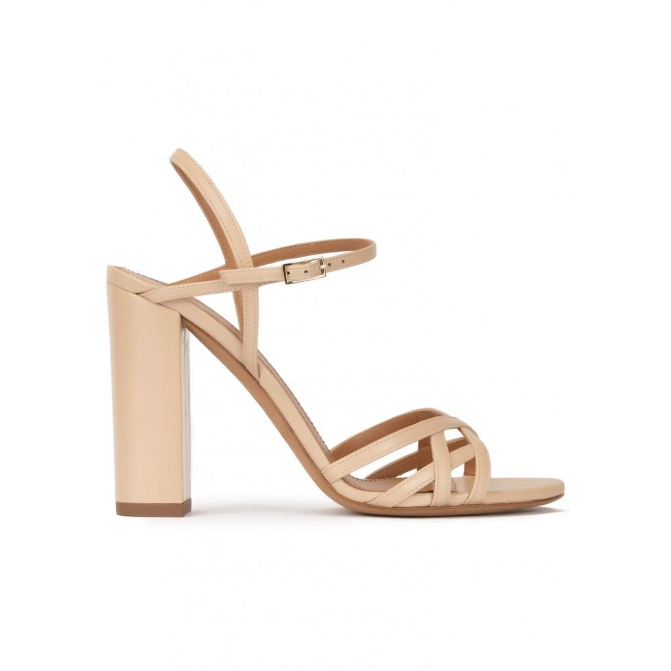 pura lópez Sandalias de tacón ancho y diseño de tiras en piel beige Outlet