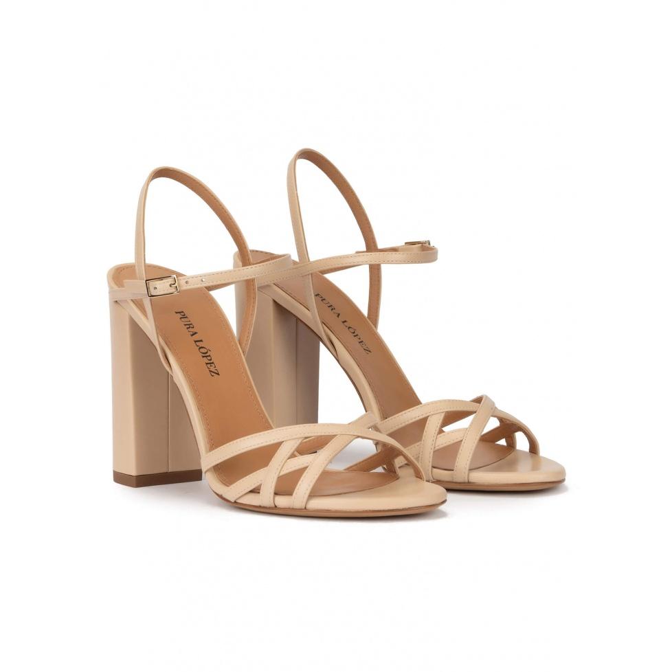 pura lópez Sandalias de tacón ancho y diseño de tiras en piel beige Outlet