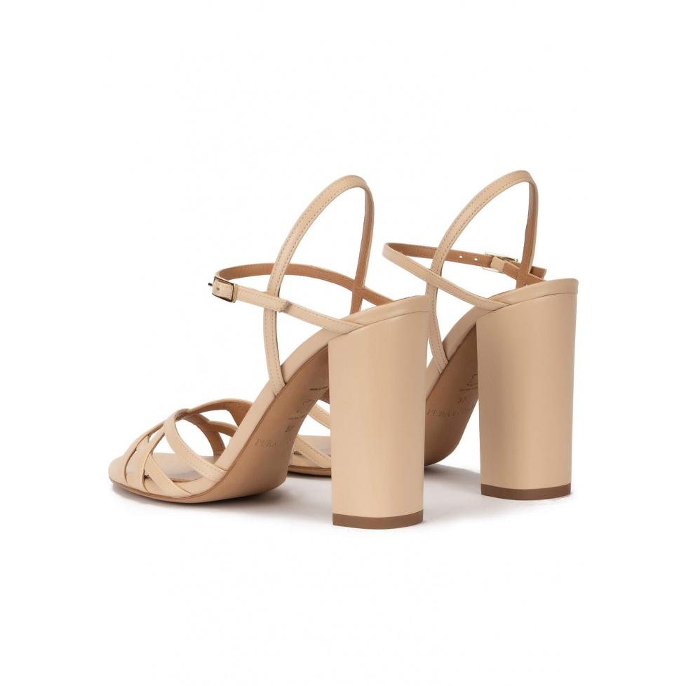pura lópez Sandalias de tacón ancho y diseño de tiras en piel beige Outlet