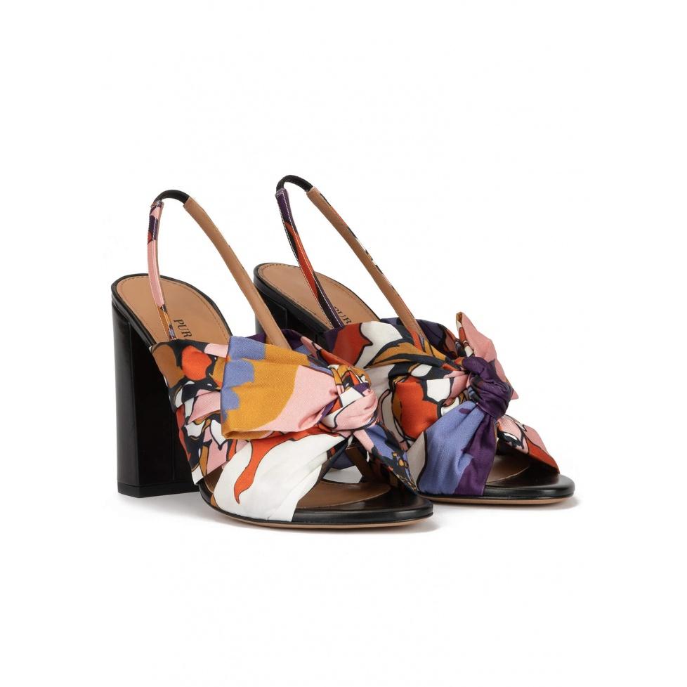 pura lópez Sandalias de tacón alto ancho en tejido con print floral Ofertas