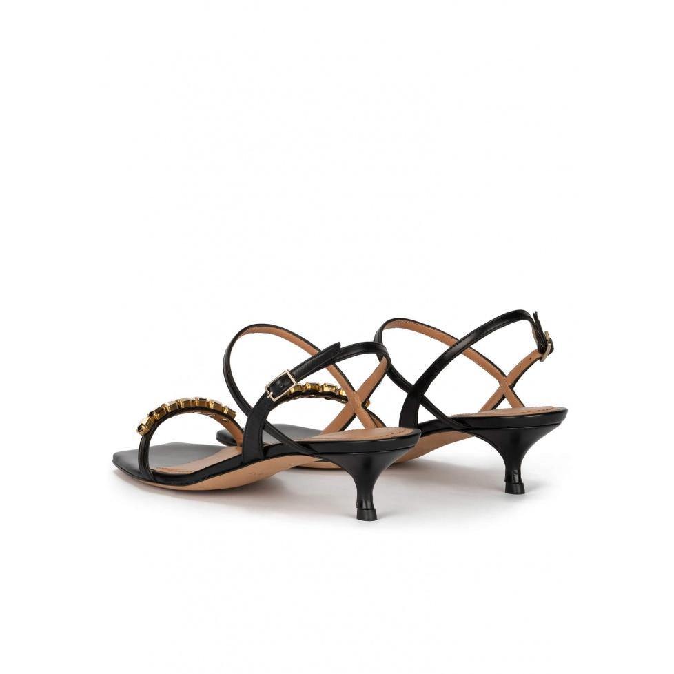 pura lópez Sandalias de tacón medio en piel color negro con cristales Ventas relámpago