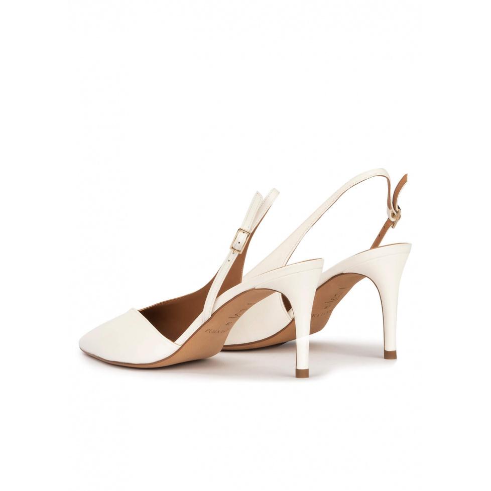 pura lópez Zapatos destalonados de punta con tacón medio en piel color blanco Envío gratis