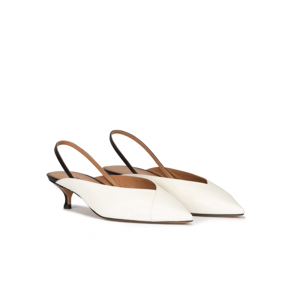 pura lópez Kitten heels destalonados de punta fina en piel color blanco roto Promoción trimestral