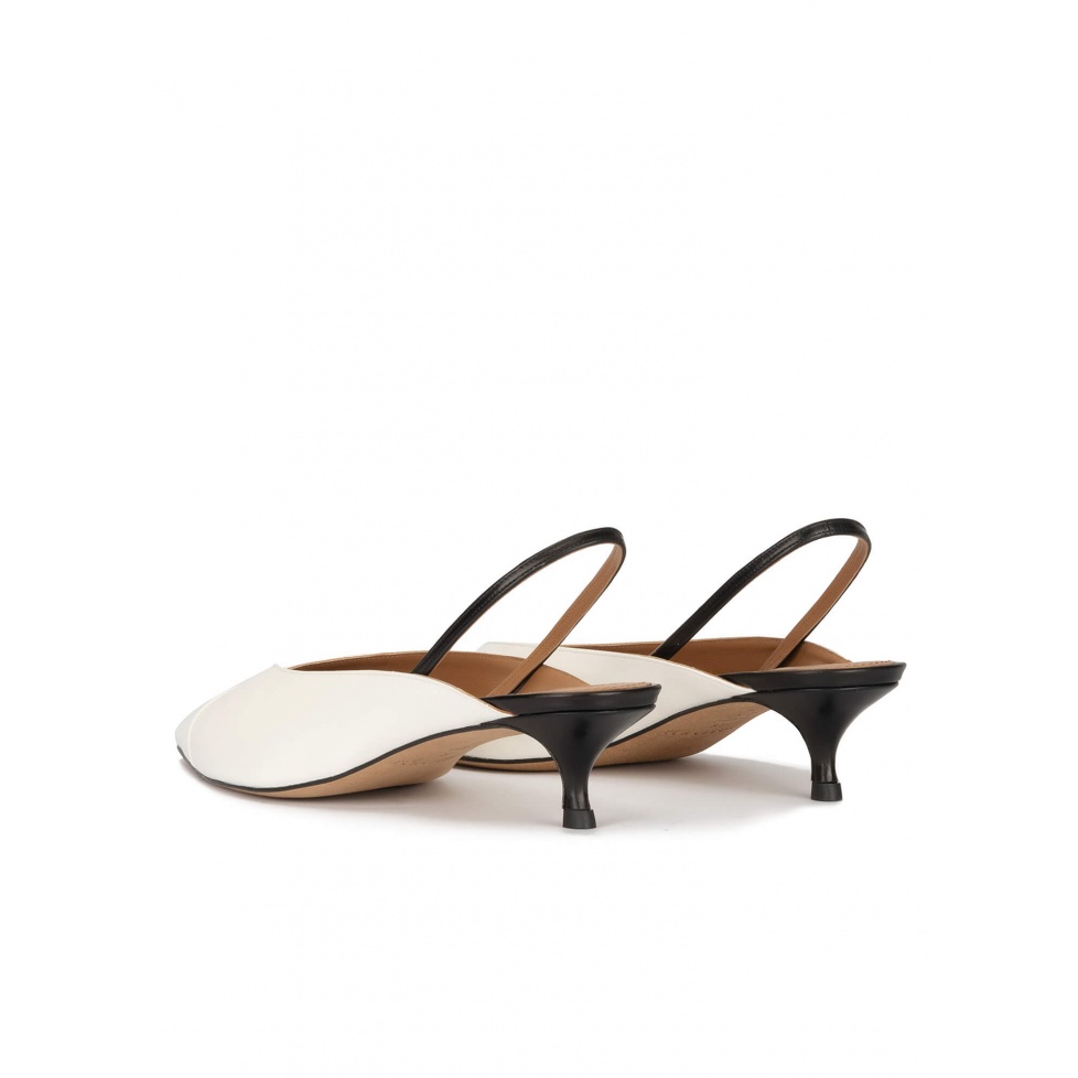 pura lópez Kitten heels destalonados de punta fina en piel color blanco roto Promoción trimestral