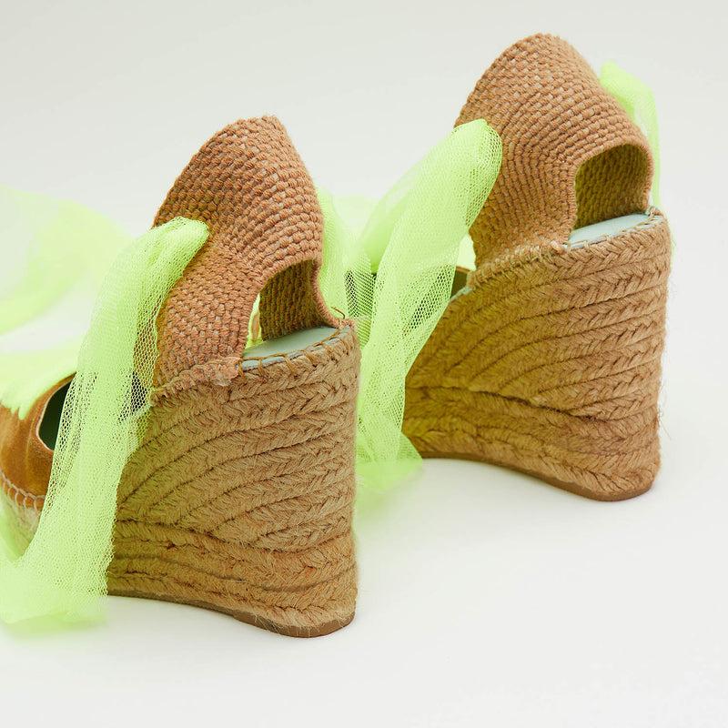 star love Cuñas canela y amarillo fluor con cinta de tul | Meridian Liquidación