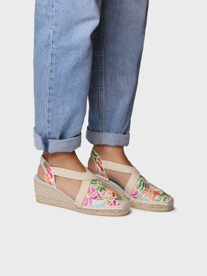 toni pons MONTJOI - Alpargata de cuña de mujer con bordados multicolor | MONTJOI Envío gratis