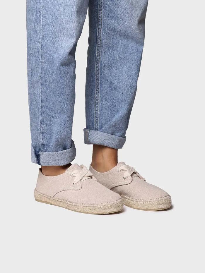toni pons ABRIL - Alpargata vegana de mujer cerrada con cordones | ABRIL Rebajas