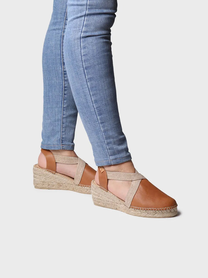 toni pons TUNDRA - Alpargata de mujer en piel con cuña y elásticos diseñada para un calce más ancho | TUNDRA Promoción por tiempo limitado