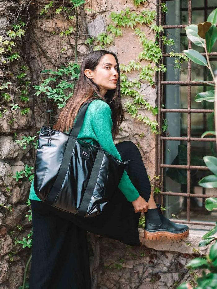 toni pons GINNY - Bolso para mujer en material acolchado negro brillante | GINNY