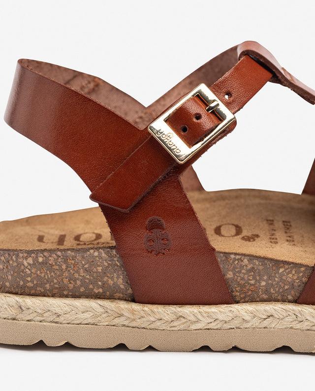 yokono Sandalia plana ARENA-021 marrón En oferta