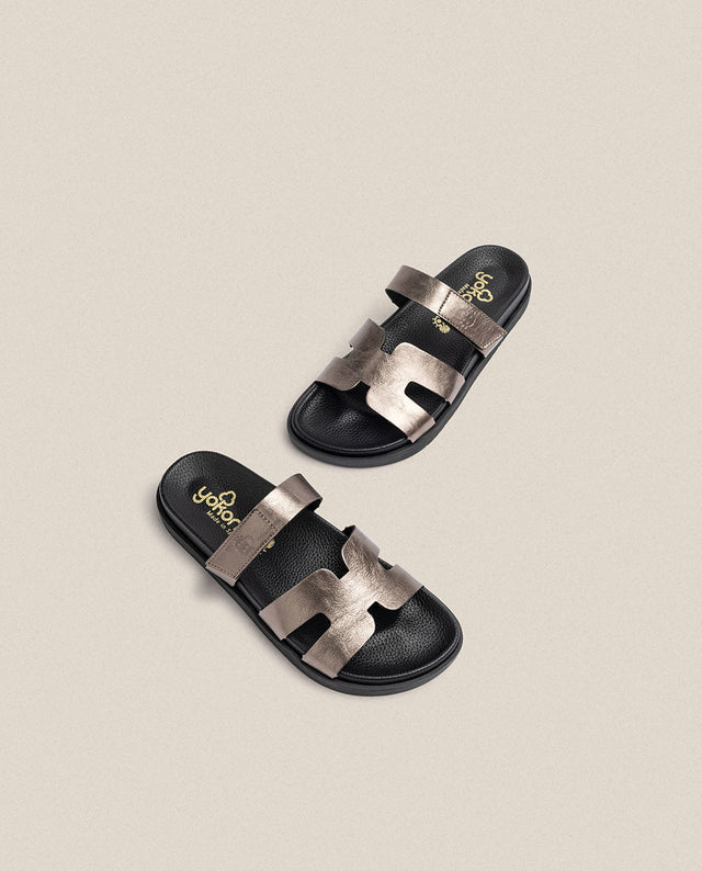 yokono Sandalia plana Morena 125 gris En oferta