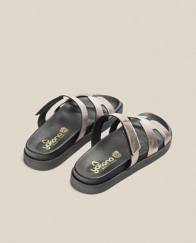 yokono Sandalia plana Morena 125 gris En oferta