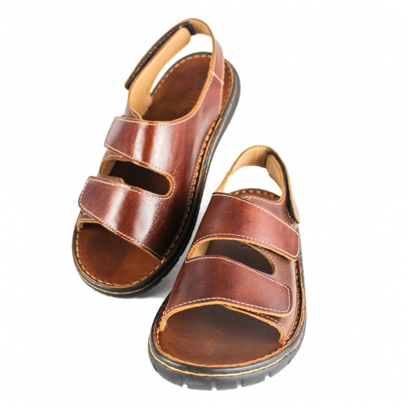 zerimar shoes Sandalia de piel ajustable con velcro modelo JUKONO En oferta